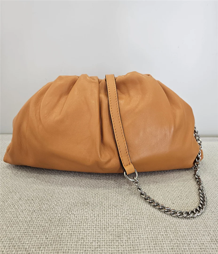 Borsa Pasticcino Grande Con Tracolla Argento Lung. Cm 34 H. Cm 20 - Divisione Chickster's cod. M3538 - immagine 9