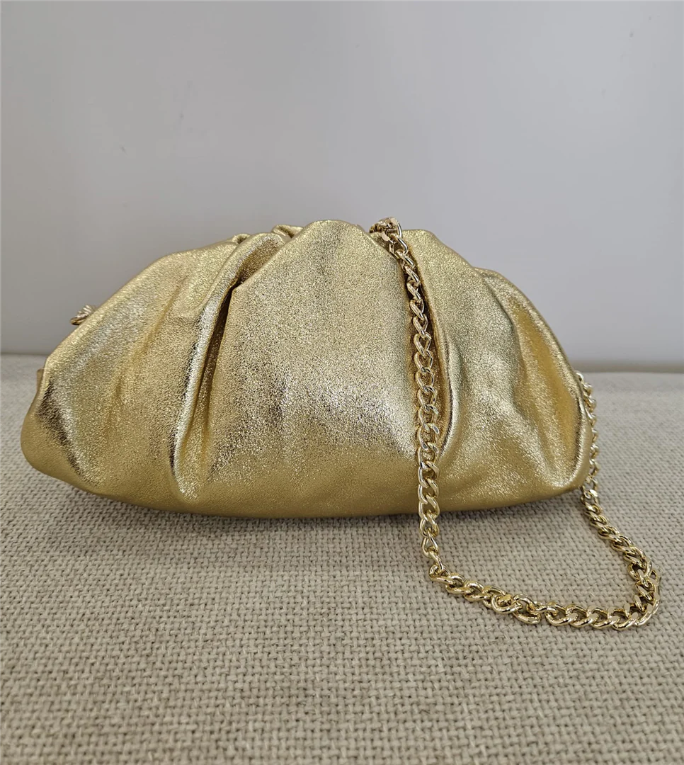 Borsa Pasticcino Piccola Laminata Con Tracolla Dorata - Divisione Chickster's cod. M3540 - immagine 4