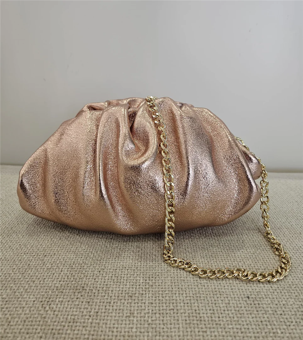 Borsa Pasticcino Piccola Laminata Con Tracolla Dorata - Divisione Chickster's cod. M3540 - immagine 5