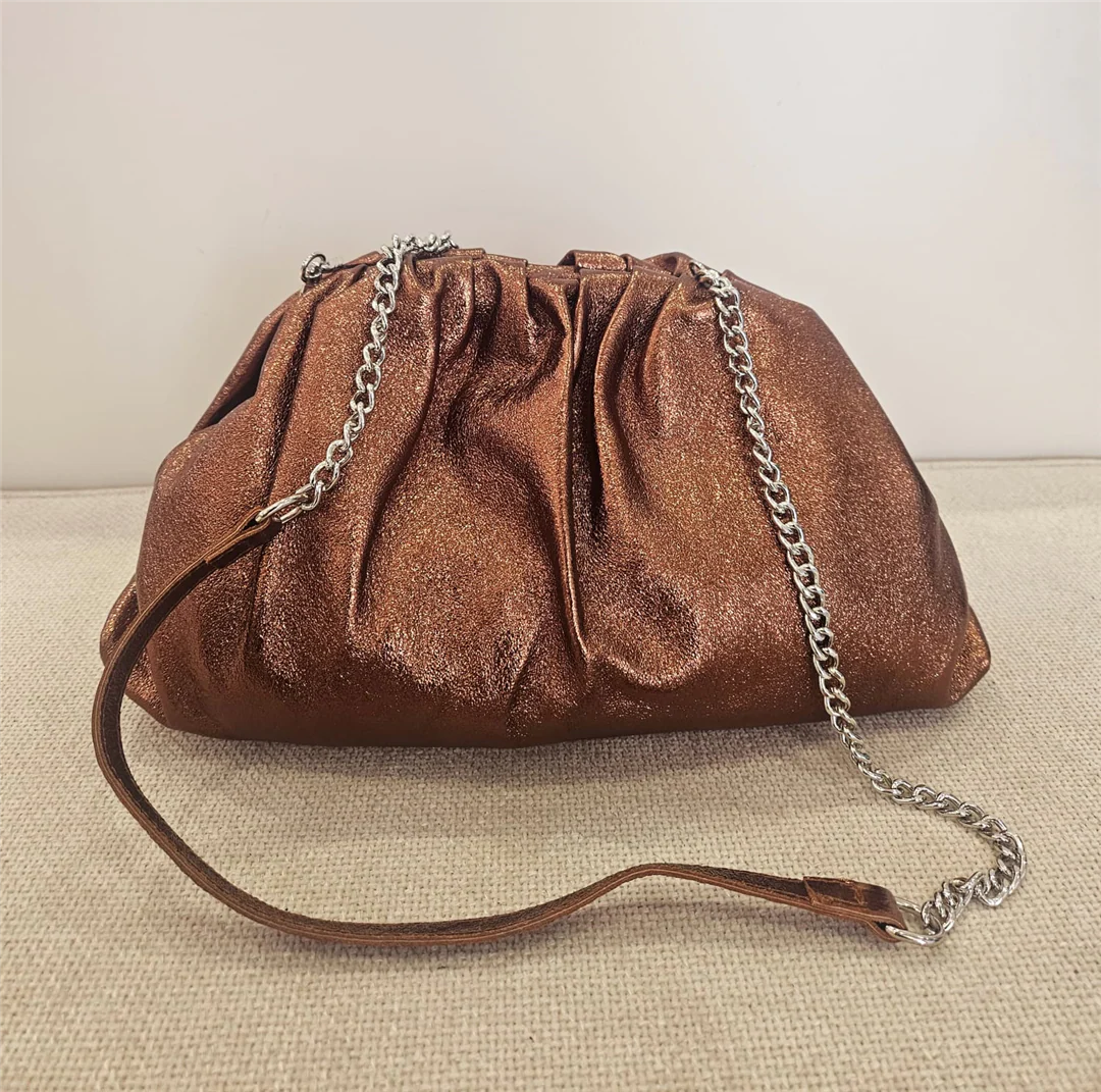 Borsa Pasticcino Grande Laminata Con Tracolla Argento E Pelle - Divisione Chickster's cod. M3539 - immagine 2