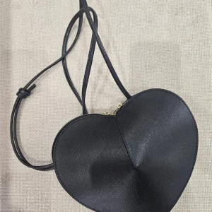 Borsa Cuore In Pelle Con Zip E Tracolla - Divisione Chickster's cod. M3567