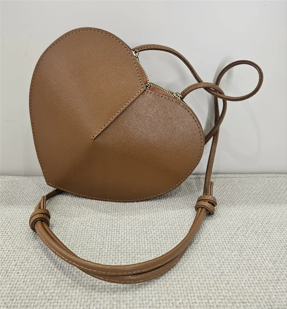 Borsa Cuore In Pelle Con Zip E Tracolla - Divisione Chickster's cod. M3567 - immagine 5