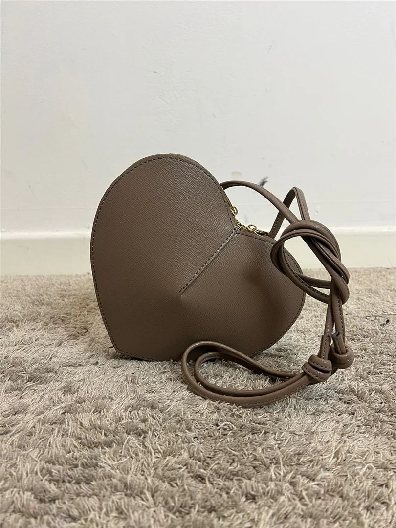 Borsa Cuore In Pelle Con Zip E Tracolla - Divisione Chickster's cod. M3567 - immagine 7