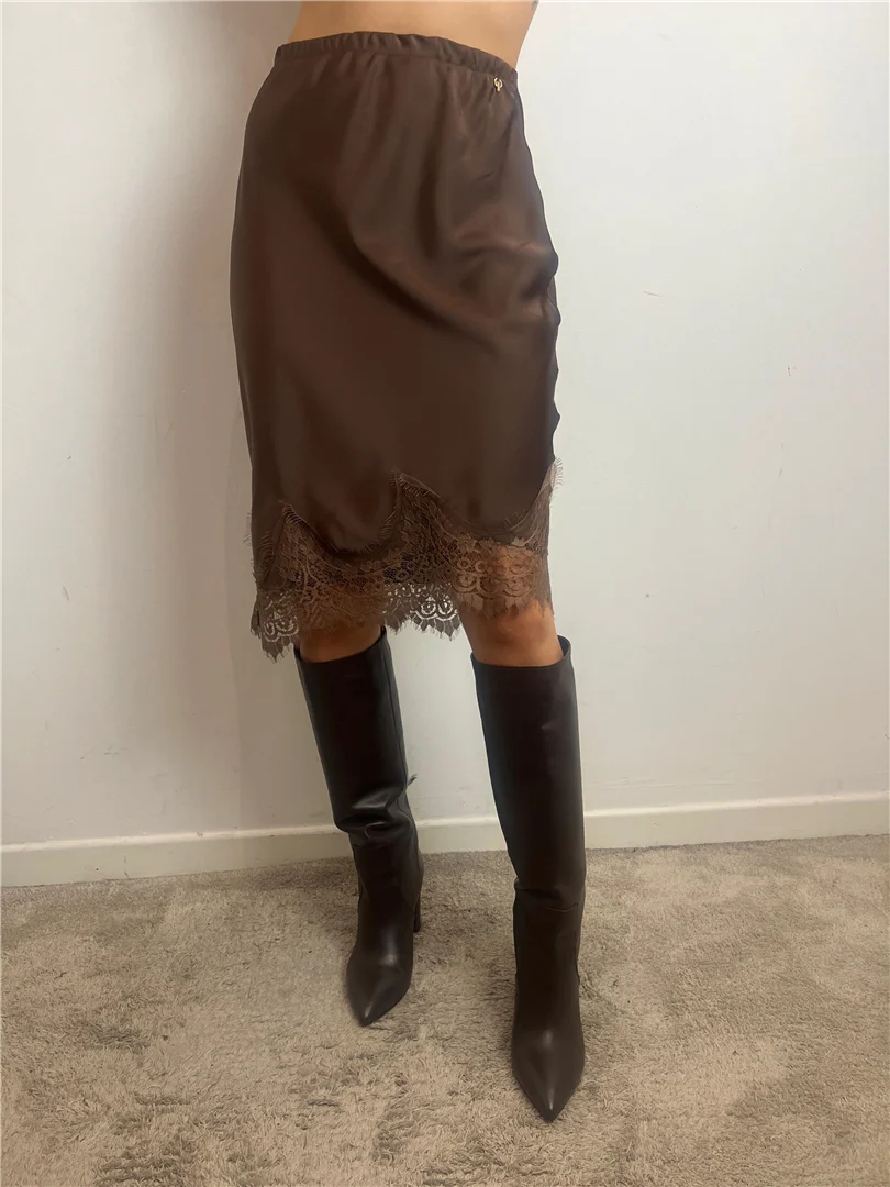 Gonna In Satin Con Pizzo Sul Fondo - Philia Loft cod. D01E0548