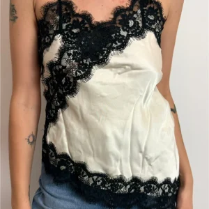 Canotta Asimmetrica Con Inserti In Pizzo - Vicolo cod. TF1219