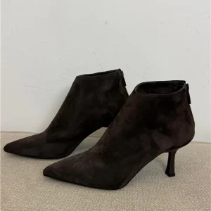 Tronchetto In Camoscio Ovyè Tacco Cm 8 - Ovye' cod. 25/AT7100CAM