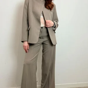 Blazer Gessato Donna Con Bottone Al Collo | Giacca Sartoriale Marrone - Vicolo cod. TAB0887