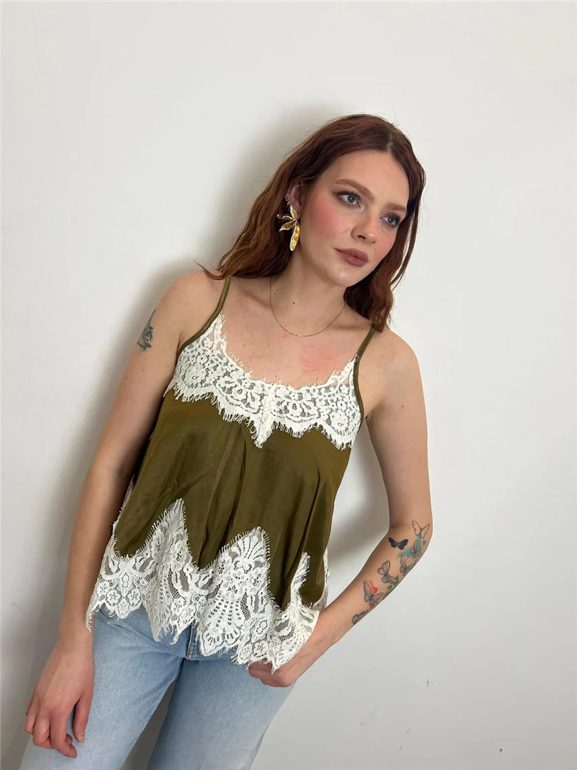 Canotta Con Dettagli In Pizzo E Bretella Regolabile - Vicolo cod. TAB1176