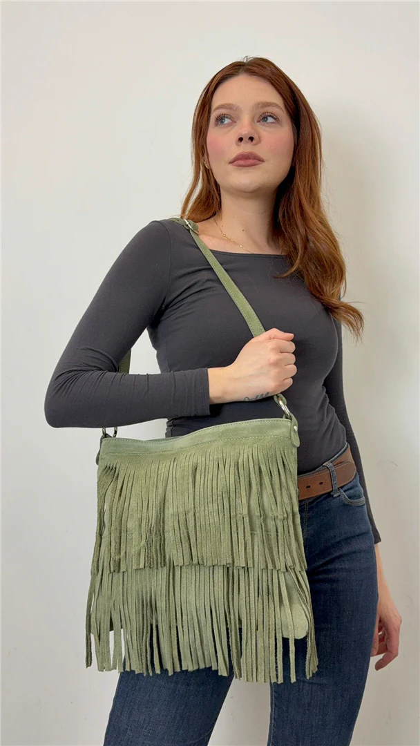 Borsa A Tracolla Rettangolare Con Frange Frontali Lung. Cm 31 H. Cm 30 - Divisione Chickster's cod. M3596