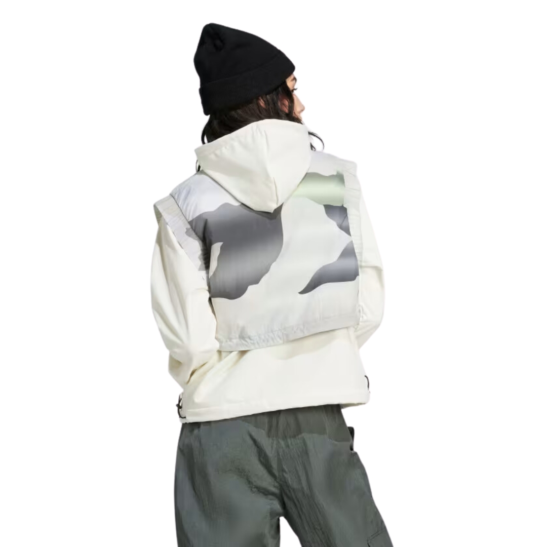 Adidas Giacca Senza Maniche City Escape Camo Print Crop – Legend Ivy/Carbon - immagine 4