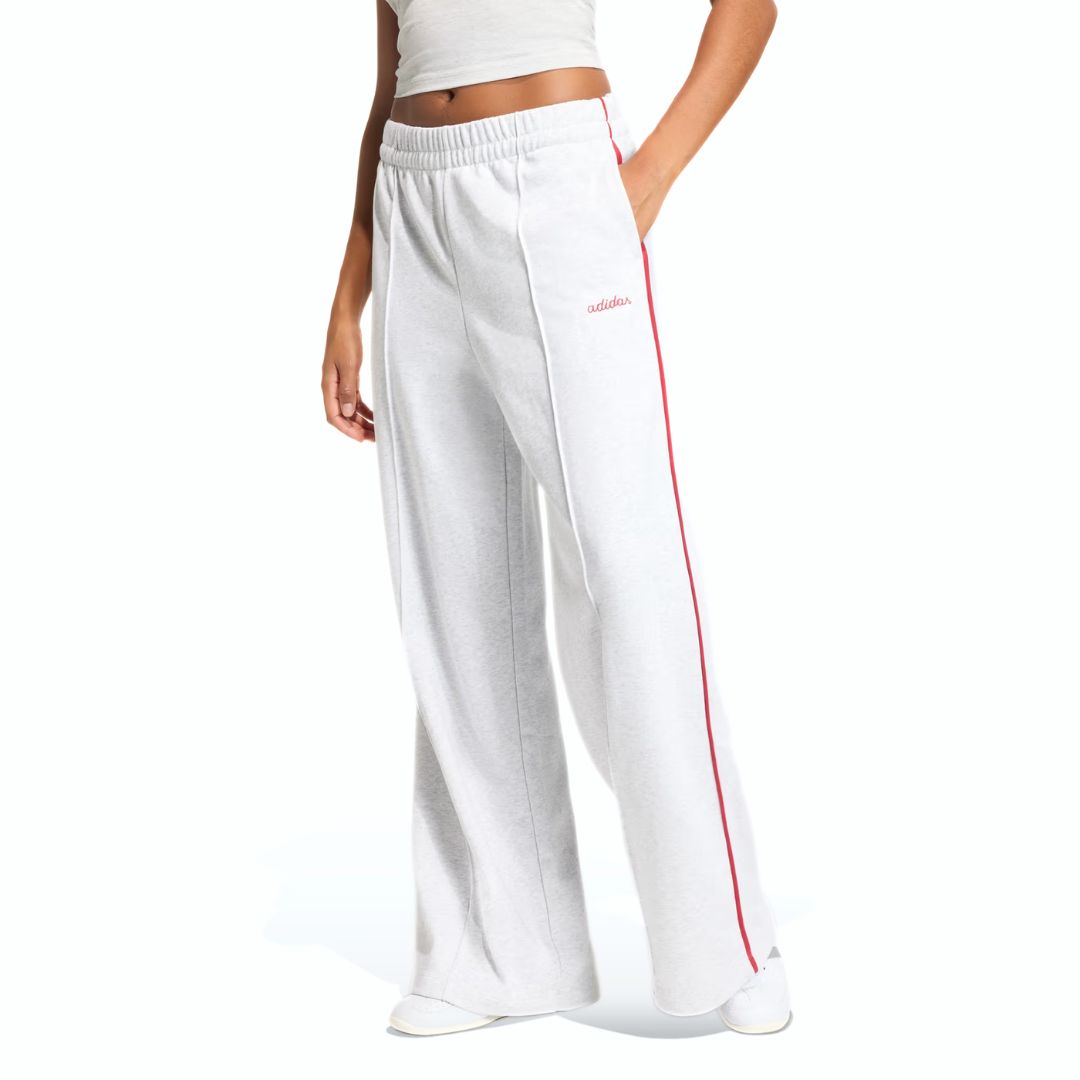 Adidas Pantaloni Seasonal Colorpop Con Grafica Ricamata – Light Grey Heather/Active Maroon - immagine 2