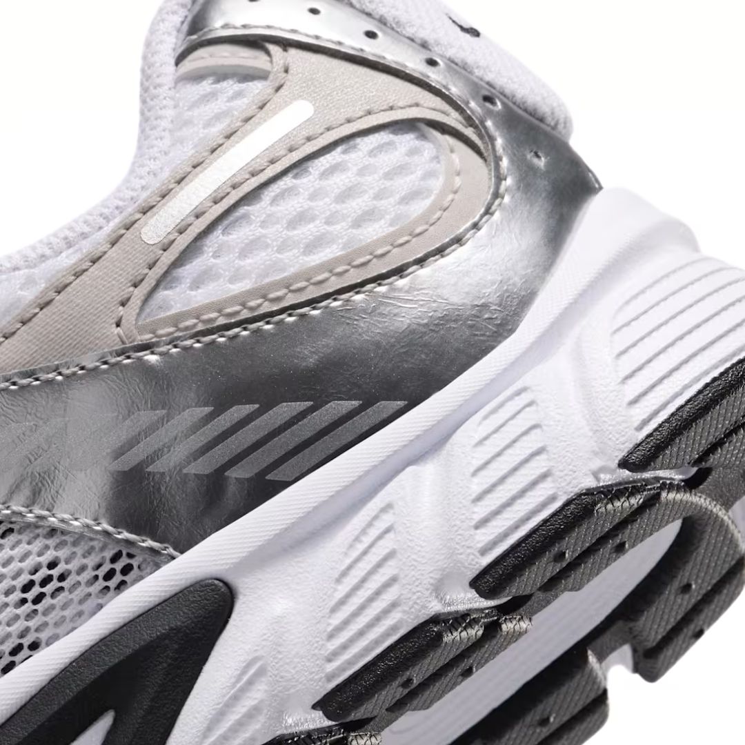 Nike V5 RNR (gs) – White/Vast Grey/College Grey/Black - immagine 6