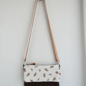 Tracolla doppia CAMELIA cioccolato + bianco germogli