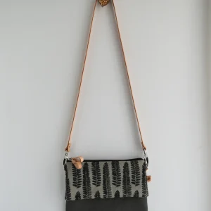 Tracolla doppia CAMELIA grigio verde + salvia del deserto felce nera