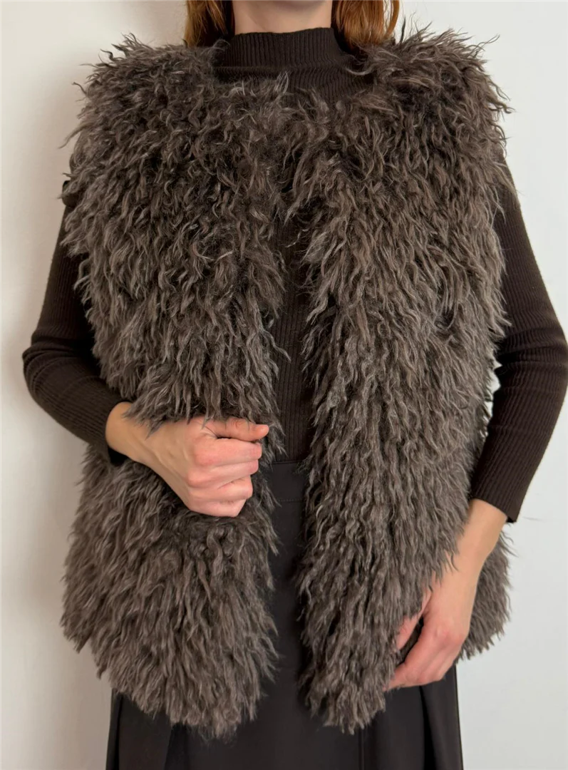 Ecopelliccia Smanicata Effetto Mongolia - Philia Loft cod. A01N0278 - immagine 4