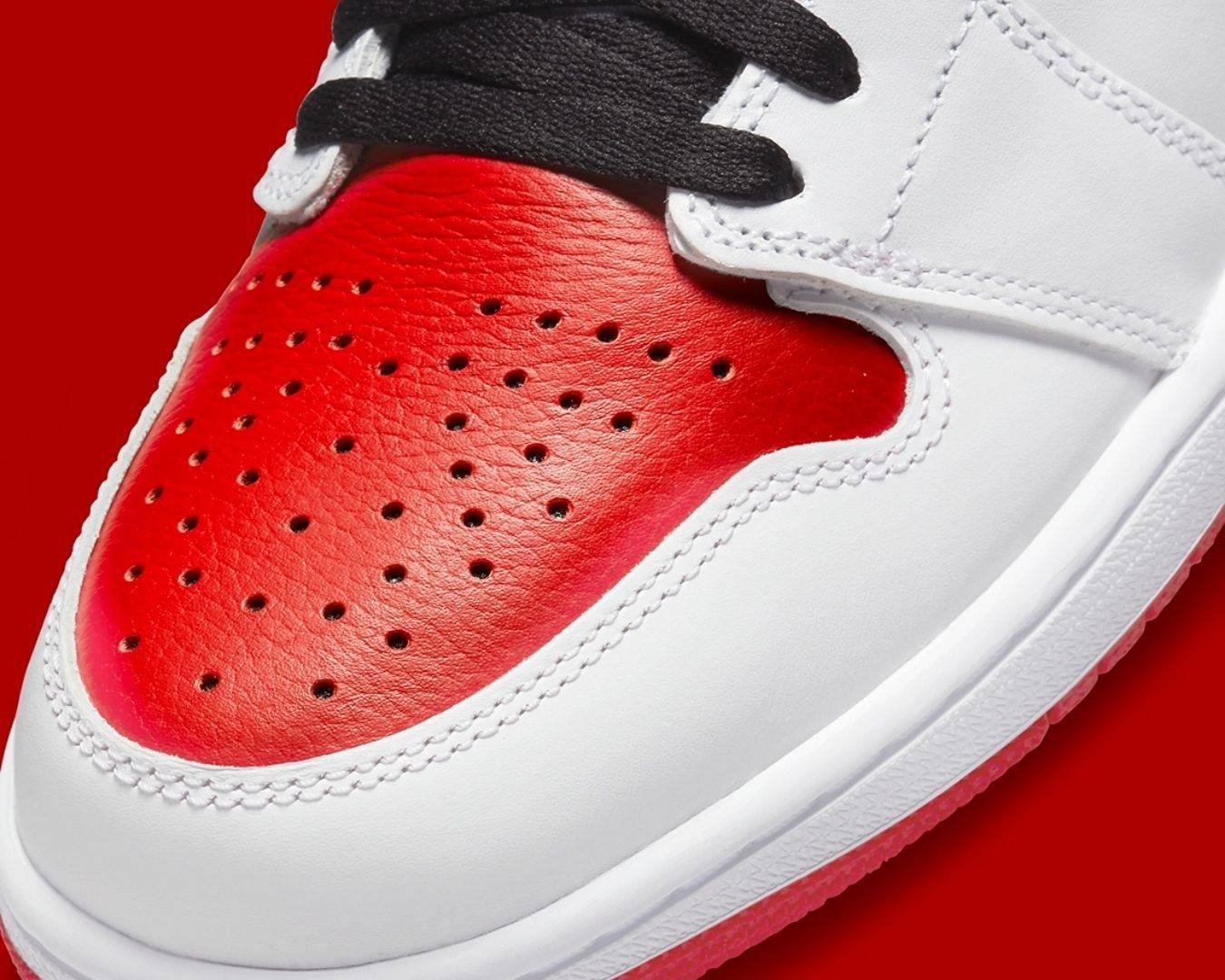 NIKE AIR JORDAN 1 RETRO HIGH OG 555088-161 - immagine 8