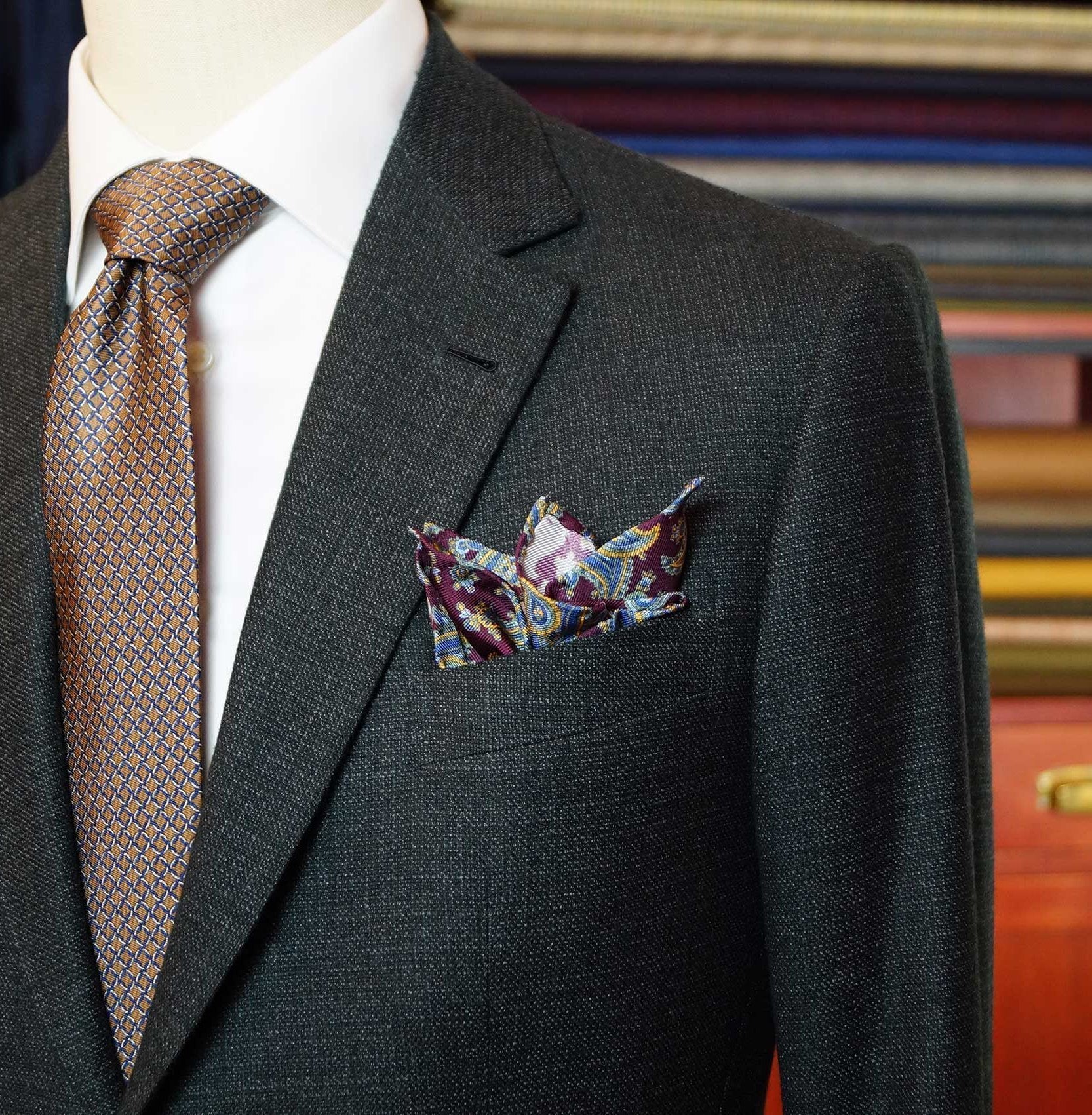 Burgundy cashmere pocket square - immagine 3