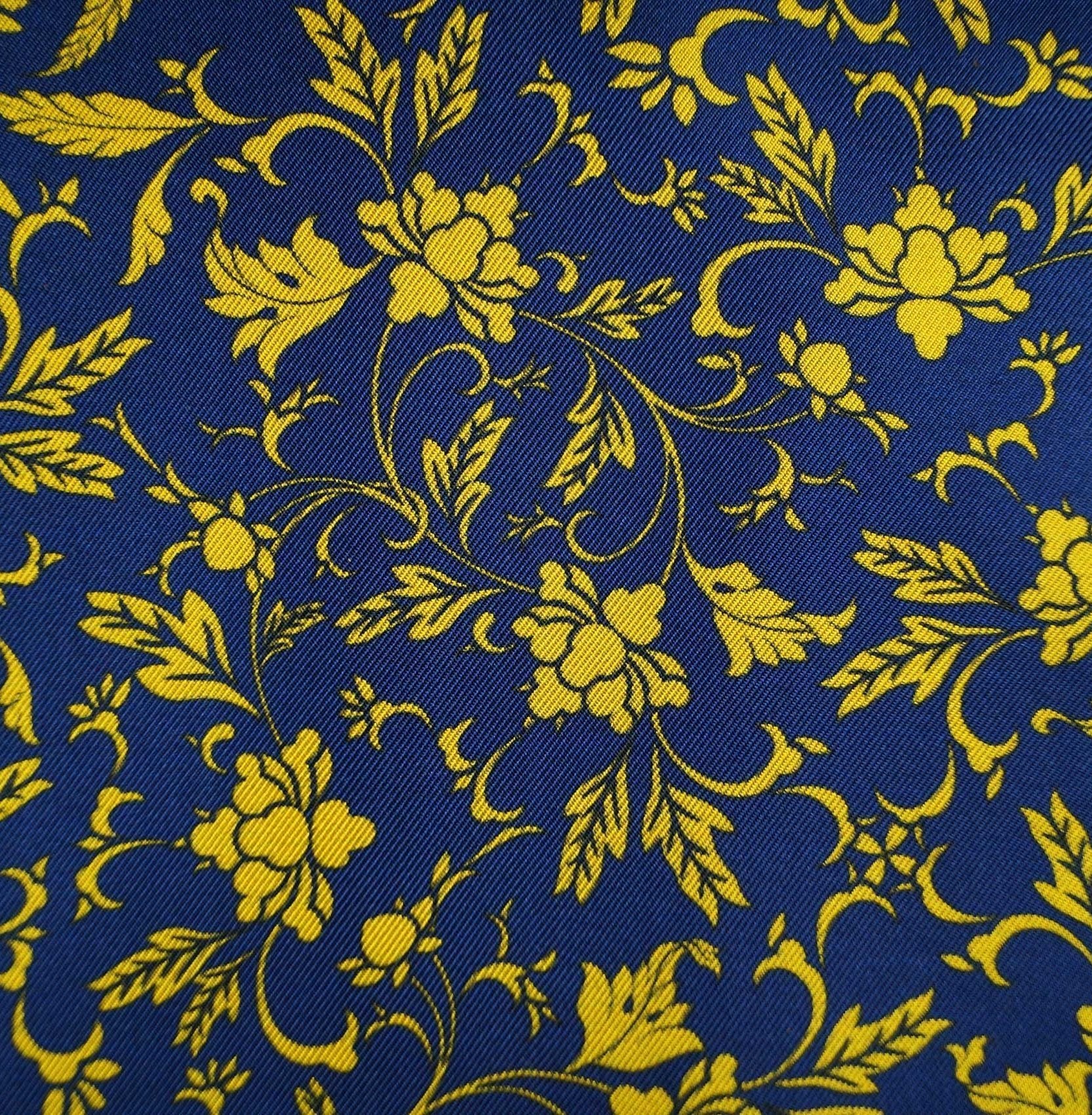 Patterned yellow and blue pocket square - immagine 4