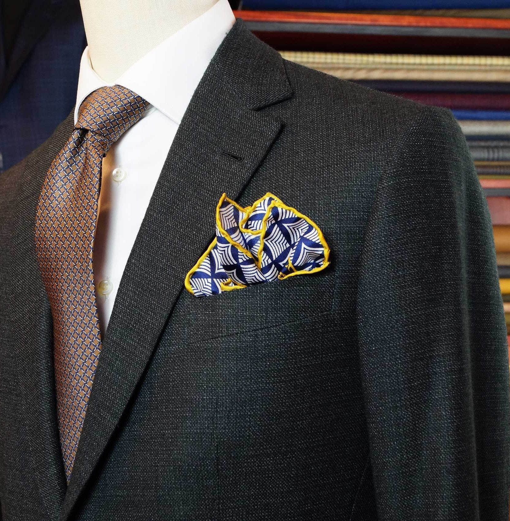 Patterned yellow and blue pocket square - immagine 5