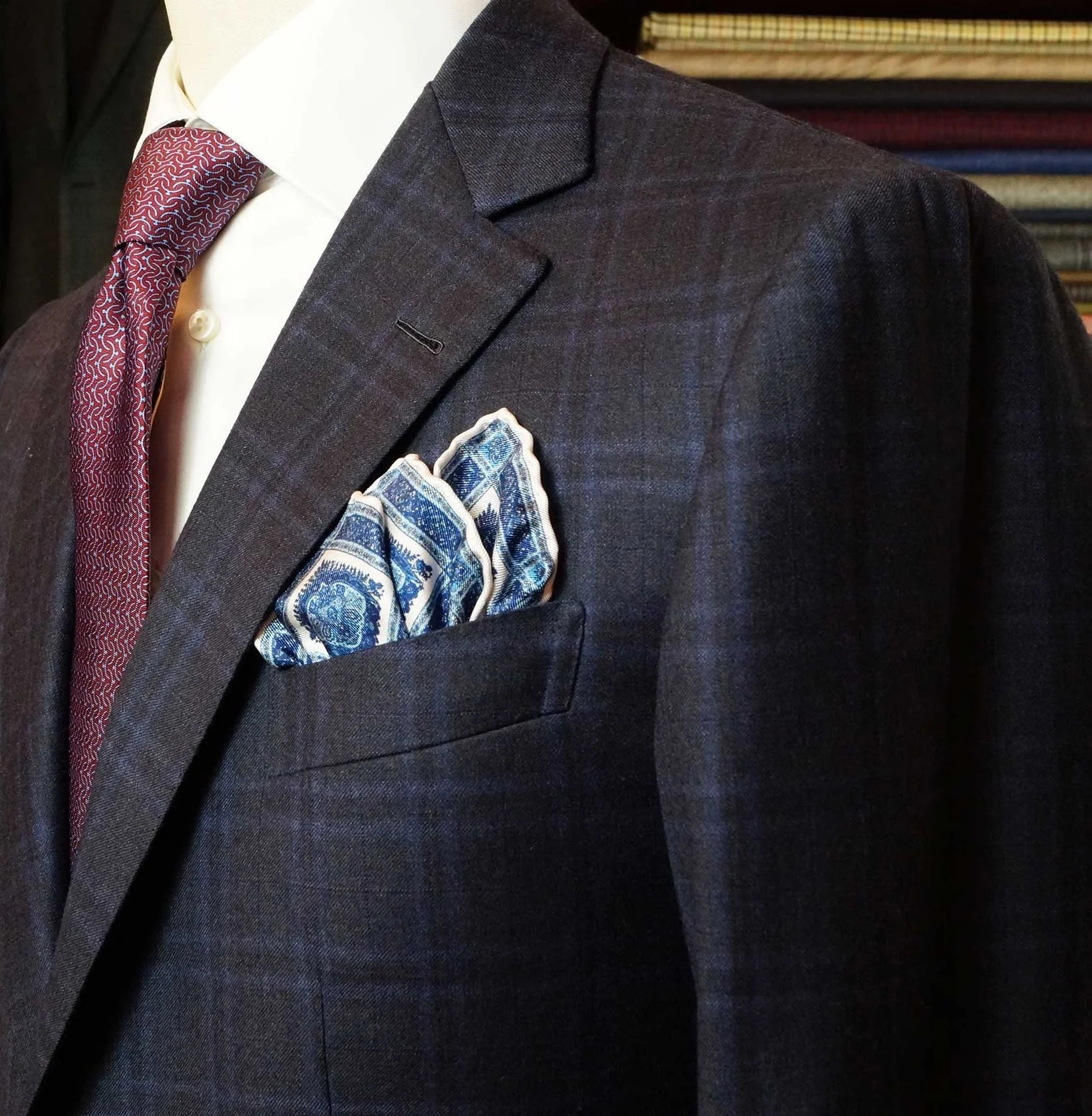 Patterned blue and white pocket square - immagine 5