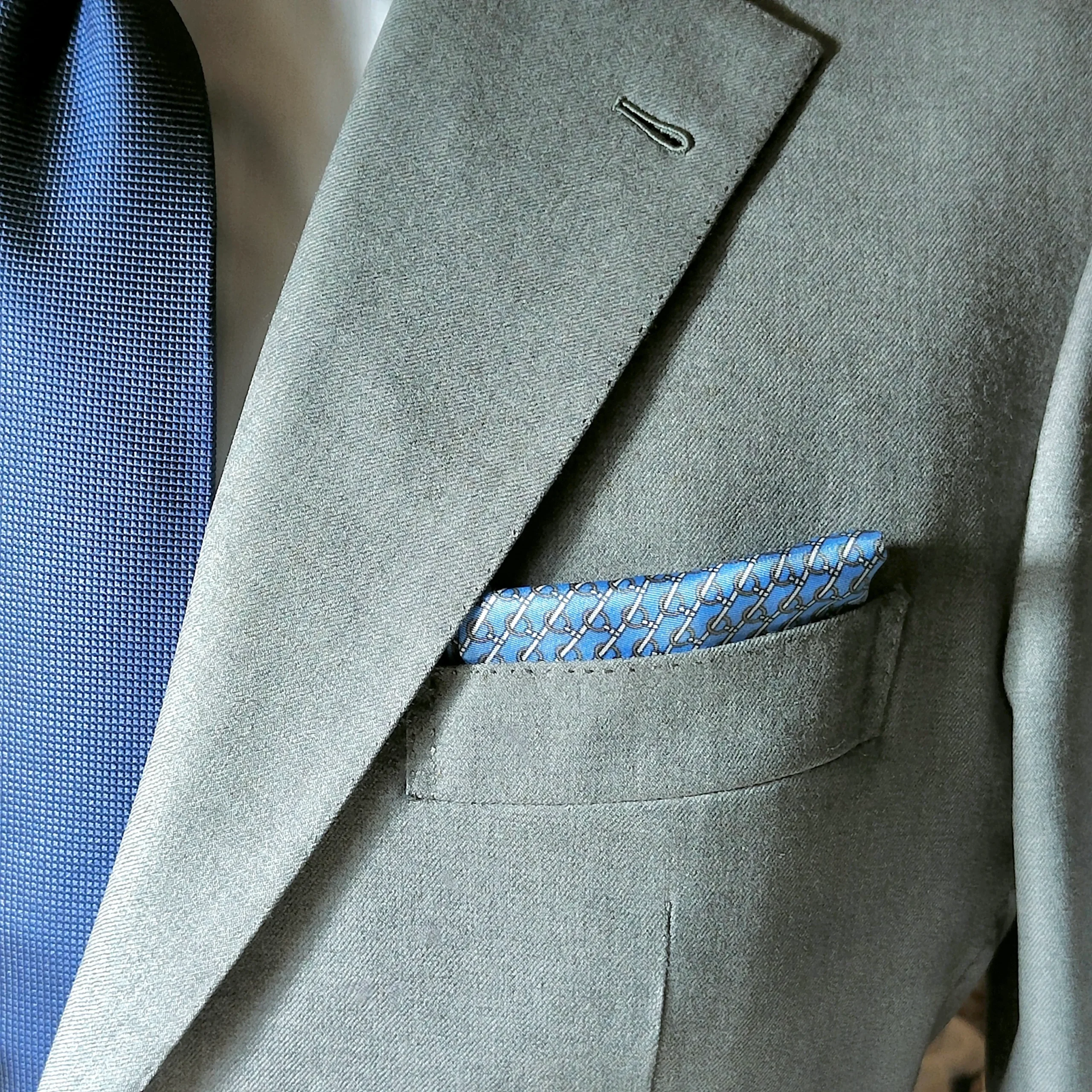 Pochette fondo azzurro con micro fantasia e cornice reale - immagine 4